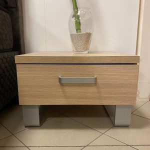 odprodaja exponata nočne omarice Taja